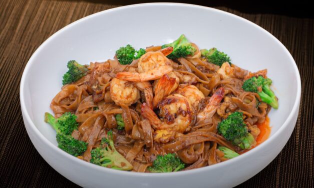 Resep Pad See Ew Otentik Thailand: Kwetiau Kecap Gurih Aroma Wok Hei